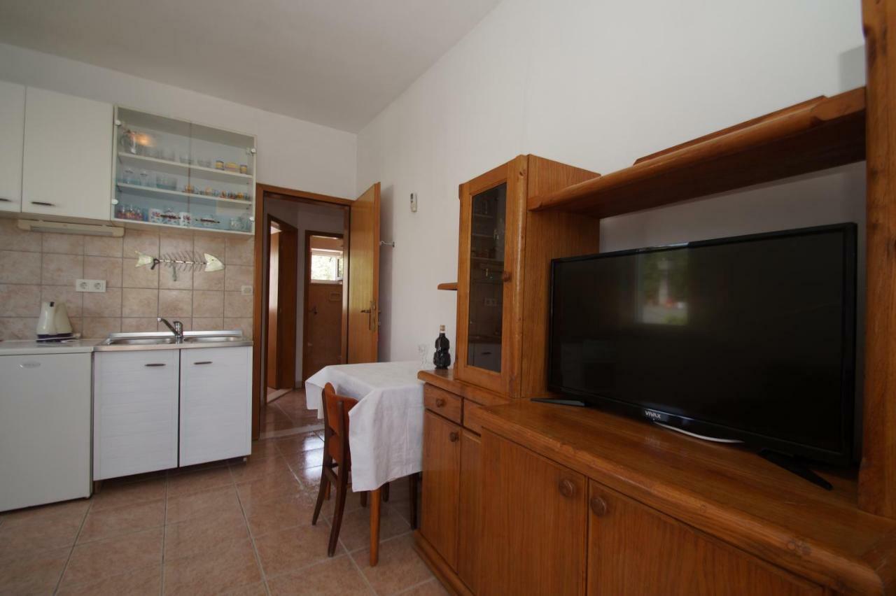 Vita Apartments Zrnovo Bagian luar foto