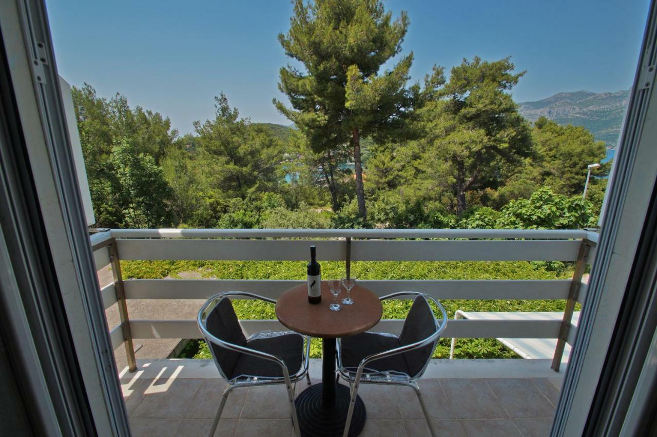Vita Apartments Zrnovo Bagian luar foto