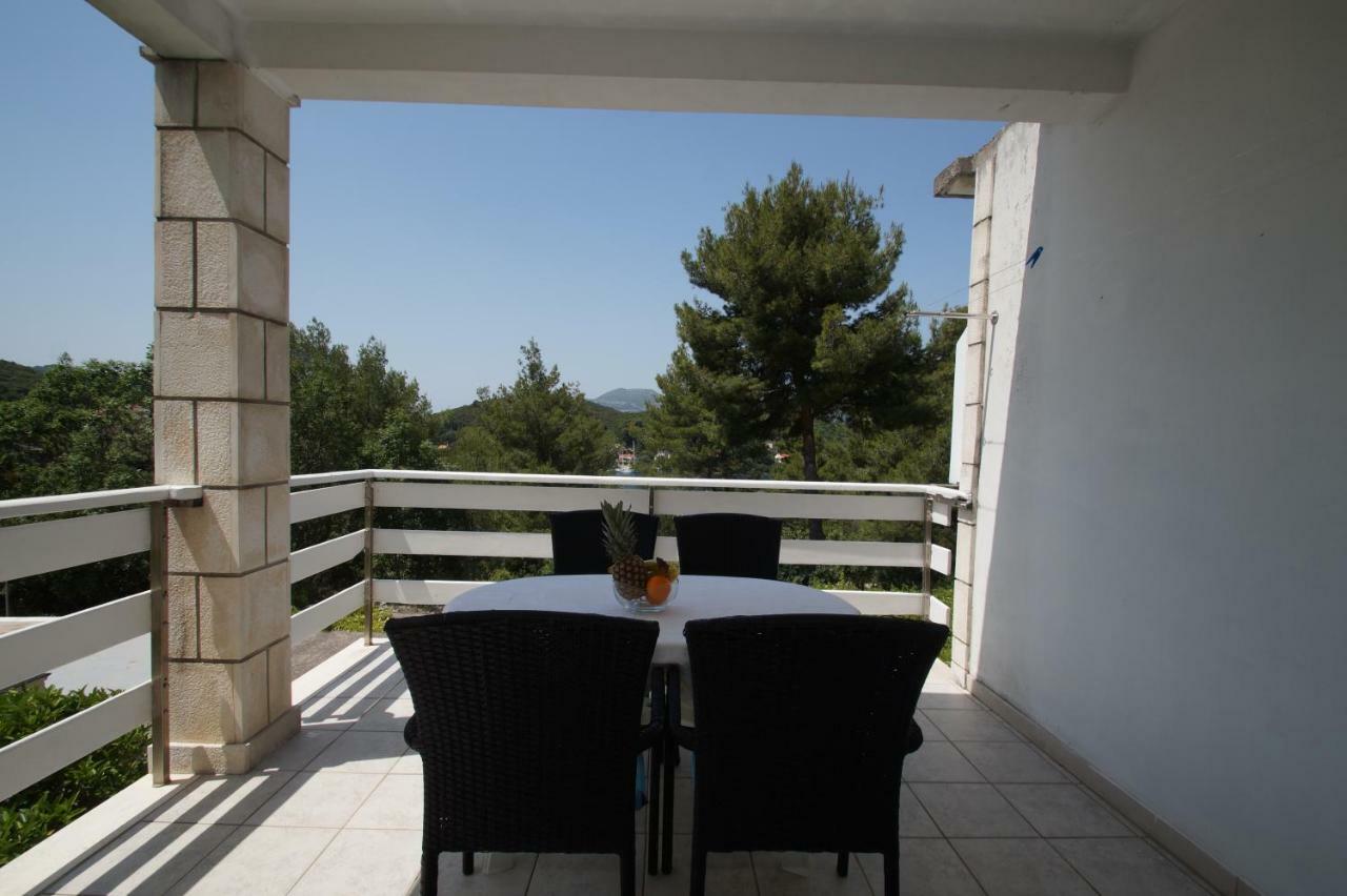 Vita Apartments Zrnovo Bagian luar foto