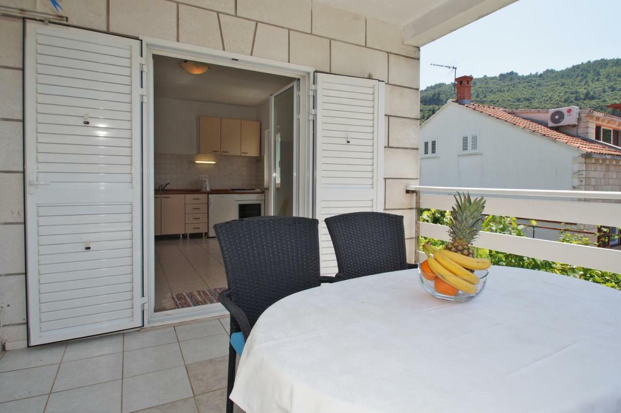 Vita Apartments Zrnovo Bagian luar foto