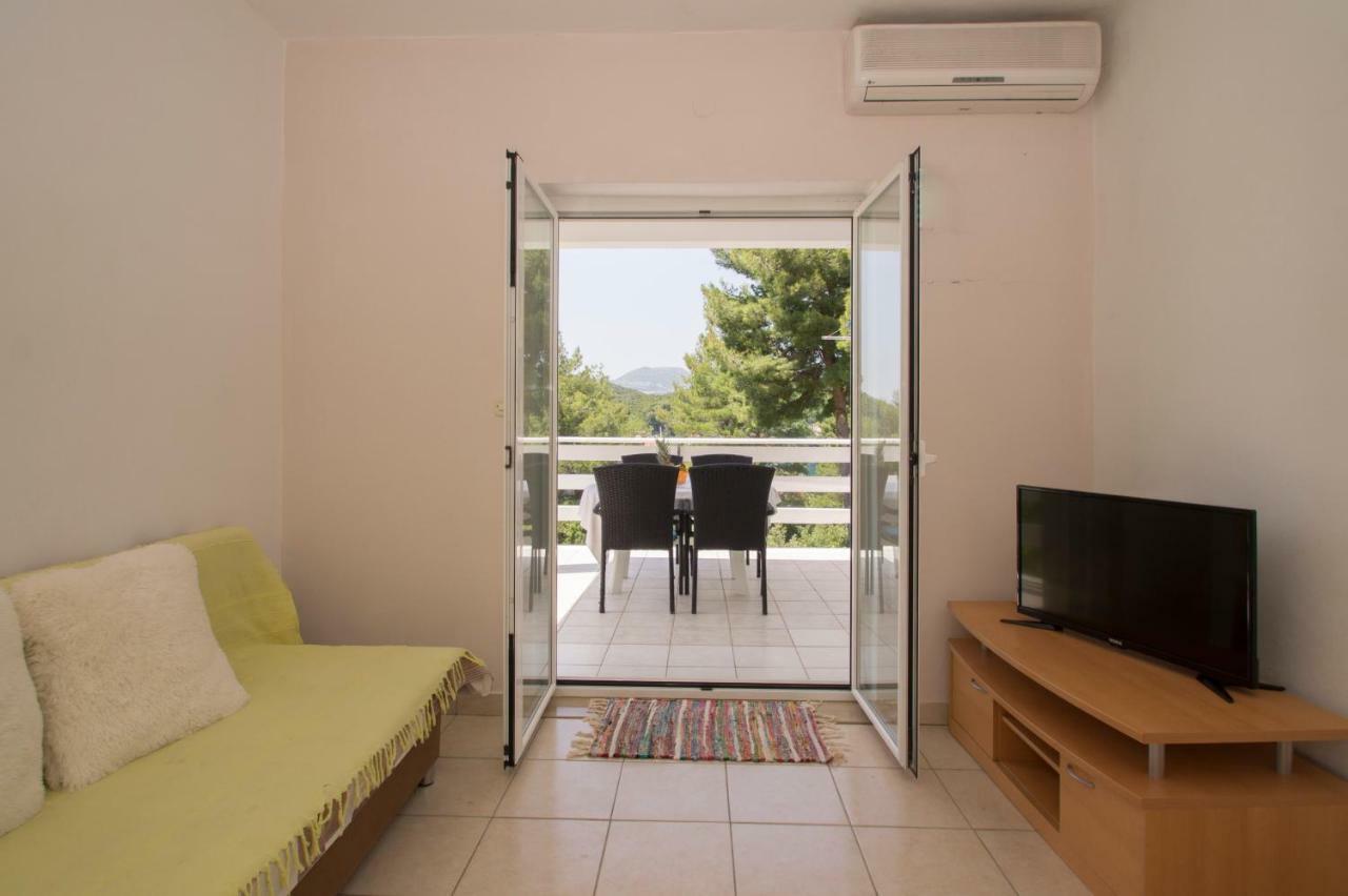 Vita Apartments Zrnovo Bagian luar foto