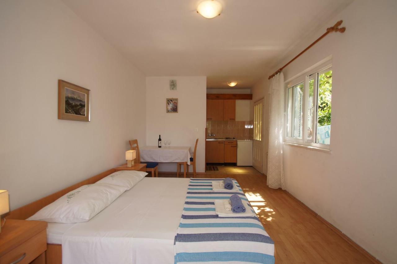 Vita Apartments Zrnovo Bagian luar foto