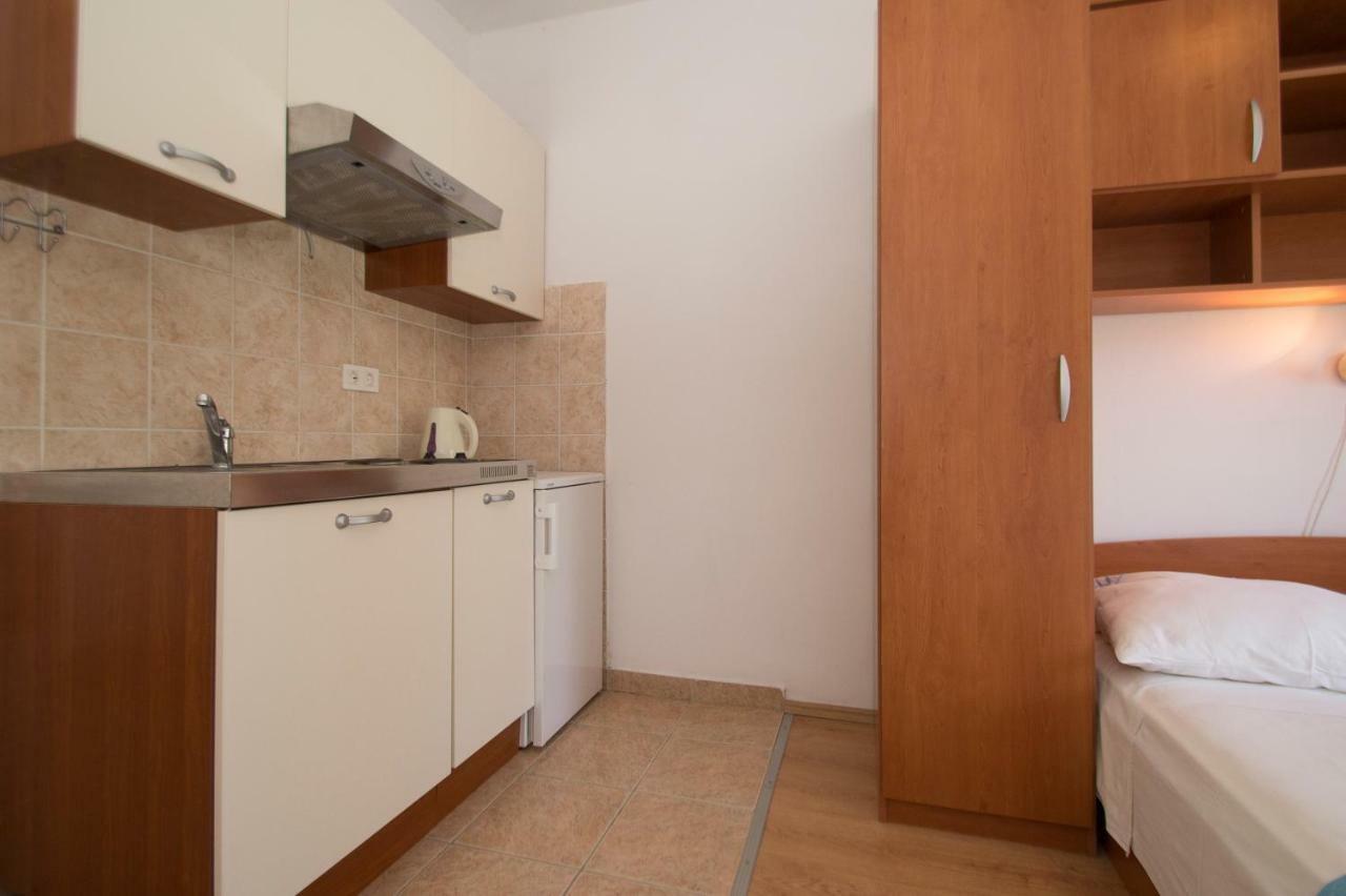 Vita Apartments Zrnovo Bagian luar foto