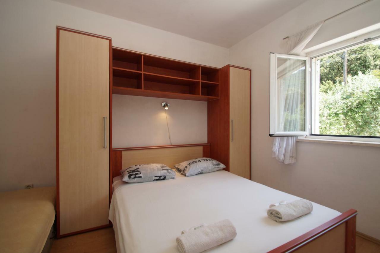 Vita Apartments Zrnovo Bagian luar foto
