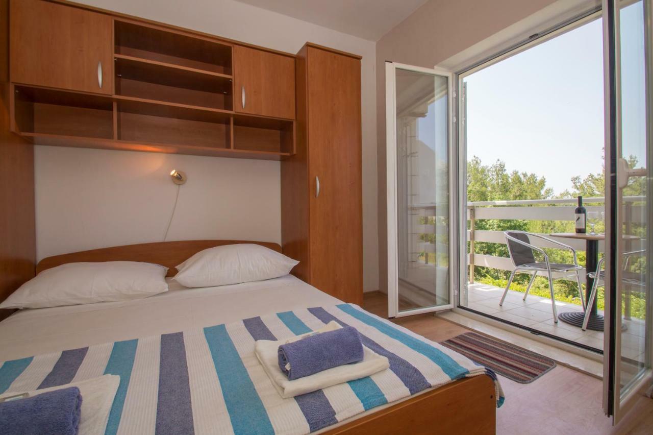 Vita Apartments Zrnovo Bagian luar foto