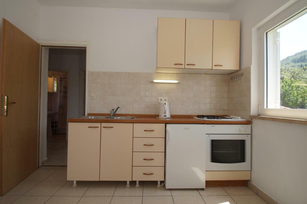 Vita Apartments Zrnovo Bagian luar foto