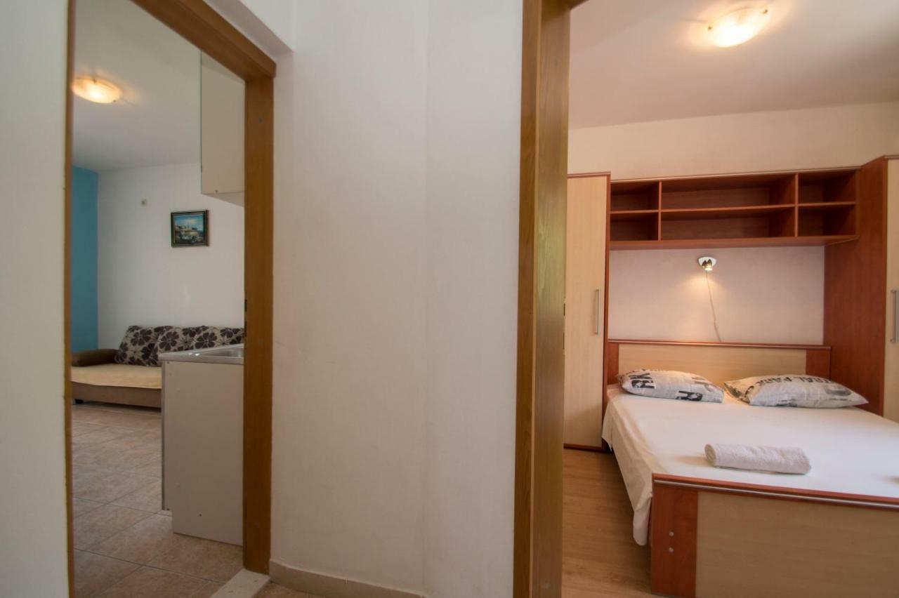 Vita Apartments Zrnovo Bagian luar foto