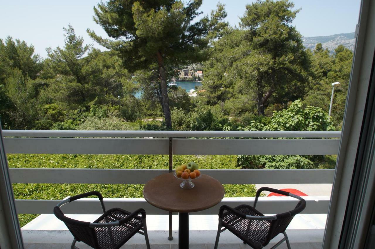 Vita Apartments Zrnovo Bagian luar foto