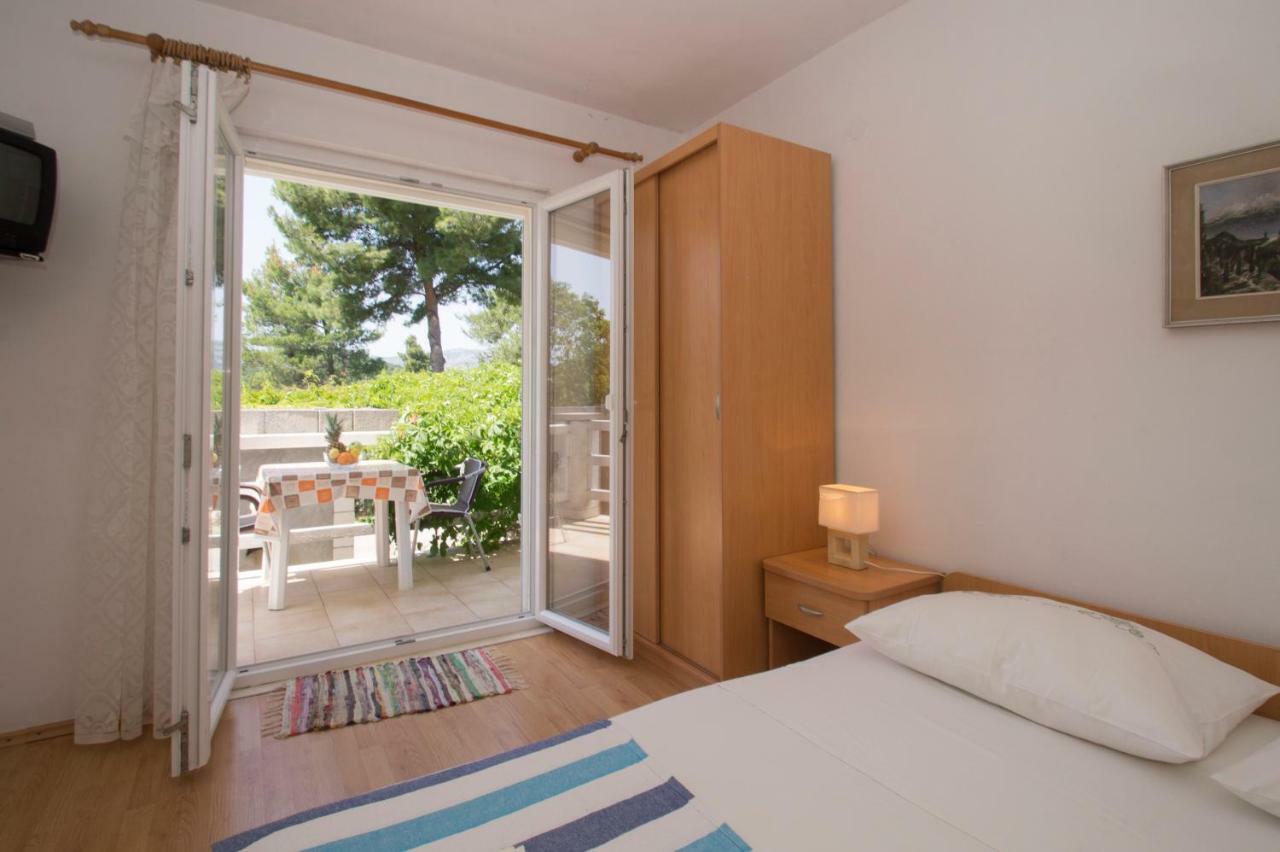 Vita Apartments Zrnovo Bagian luar foto
