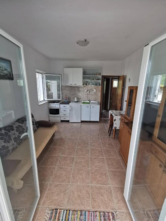 Vita Apartments Zrnovo Bagian luar foto