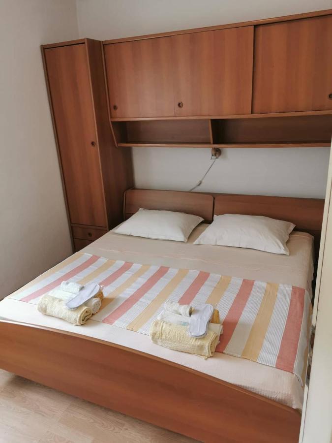 Vita Apartments Zrnovo Bagian luar foto
